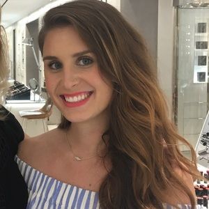 Meet your Posher, Chloe